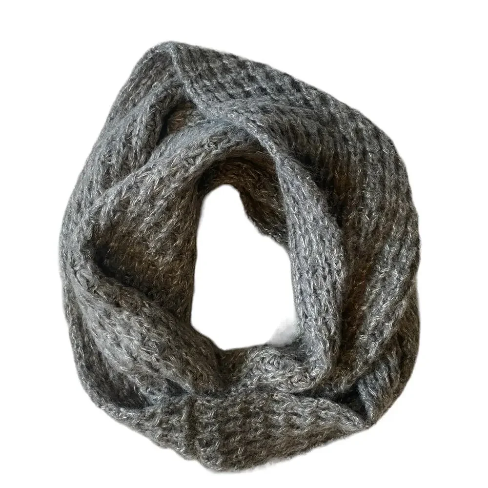 Aeropostale Gray Infinity Knit Scarf 100% Acrylic 9